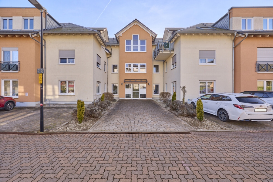 Modernes Wohnen mit hohem Komfort - ideal für jedes Alter ! 2-3 ZKB- Etagenwohnung im Neubaugebiet von Lambsheim zu verkaufen !! - Aussenansicht (1)