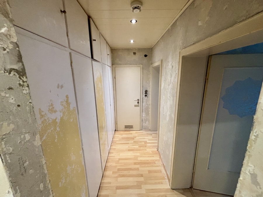 Gelegenheit!! 3-Zimmer-Etagenwohnung mit Balkon! Optimal als Kapitalanlage! - Flur