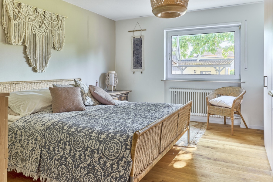 Zweifamilienhaus mit zwei separaten Wohneinheiten !! - Schlafzimmer (2)