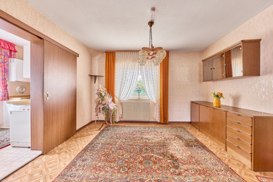 Zweifamilienhaus in ruhiger Lage von Schifferstadt zu verkaufen !! - Wohnbereich EG