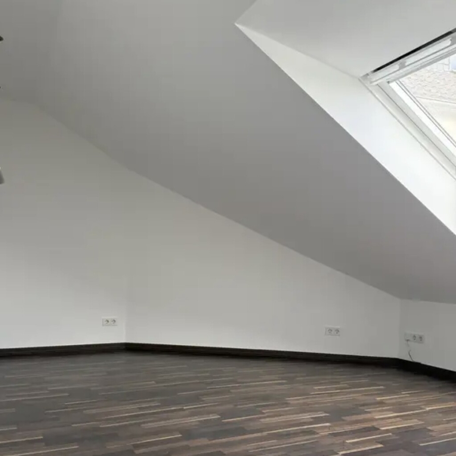 Dachgeschosswohnung in Worms - Schlafzimmer