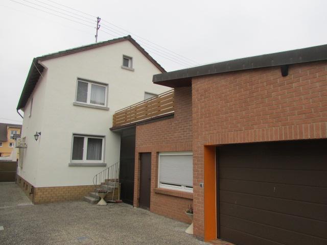 Frankenthal-Flomersheim Einfamilienhaus mit zwei Garagen - BILD